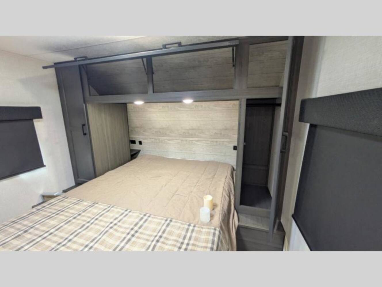 A photo of this 2025 Venture Rv Stratus SR221VRK