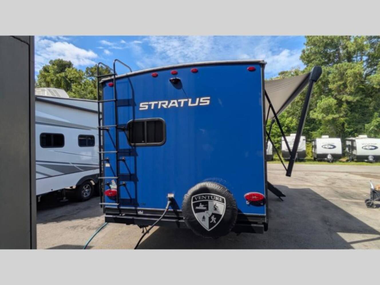 A photo of this 2025 Venture Rv Stratus SR221VRK