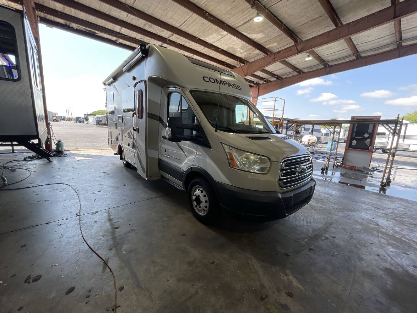 A photo of this 2016 Thor COMPASS 23TR
