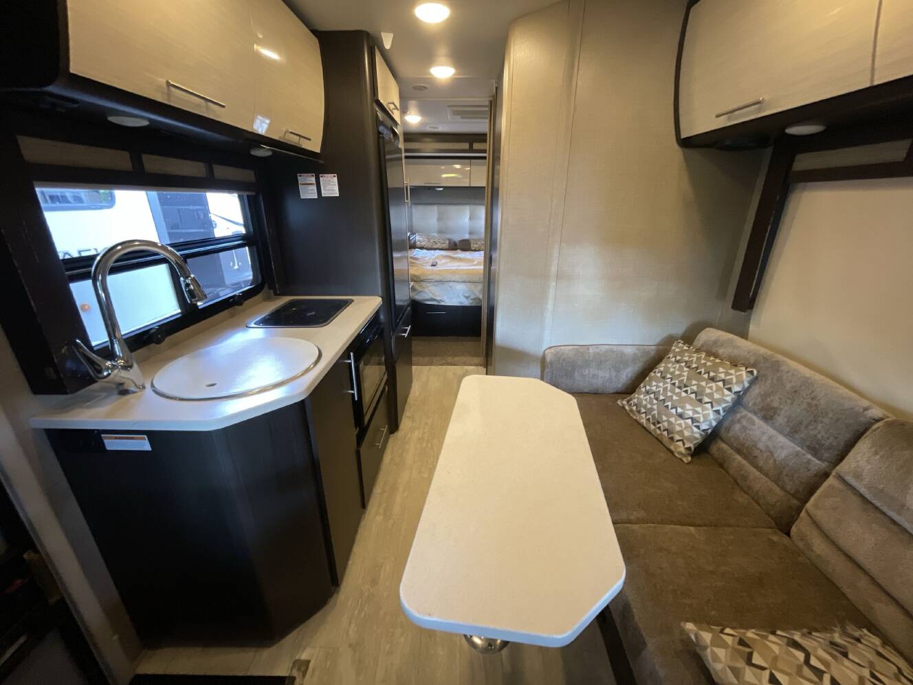 A photo of this 2016 Thor COMPASS 23TR