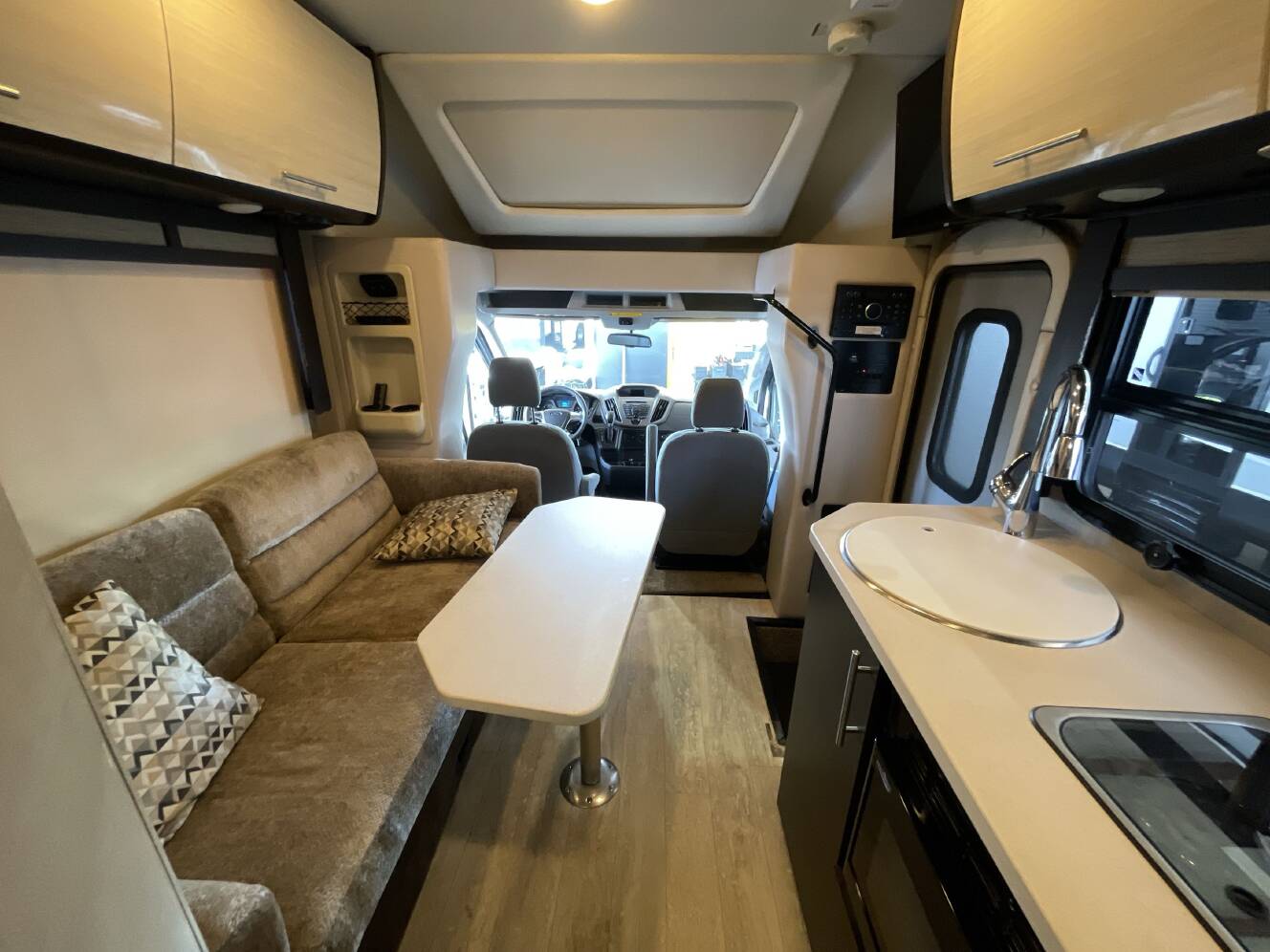 A photo of this 2016 Thor COMPASS 23TR