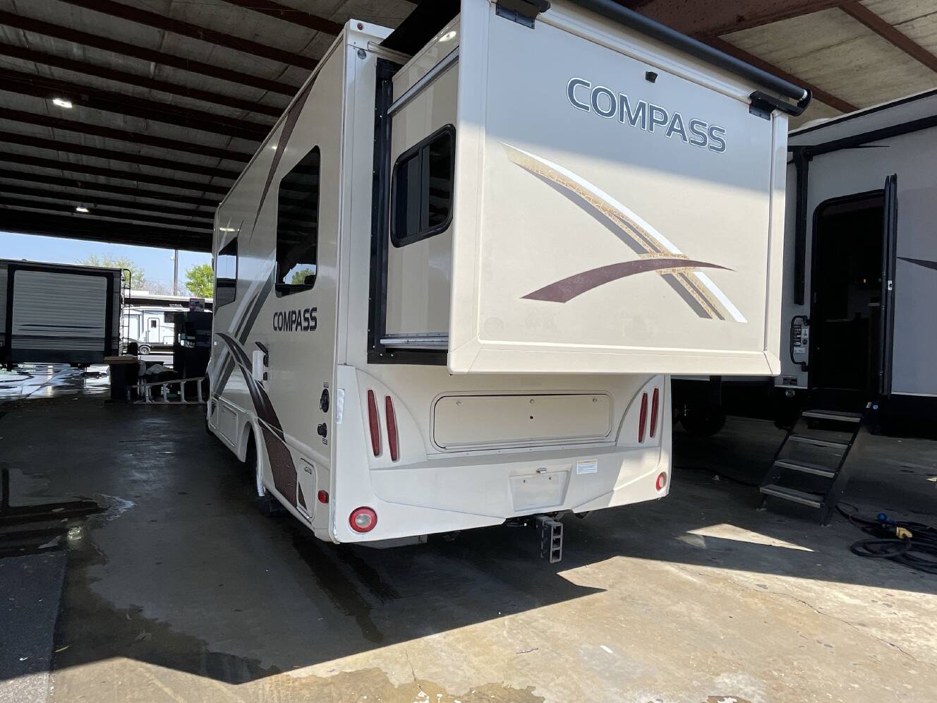 A photo of this 2016 Thor COMPASS 23TR