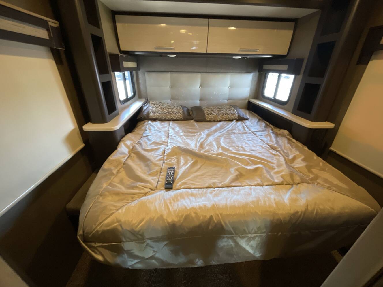 A photo of this 2016 Thor COMPASS 23TR