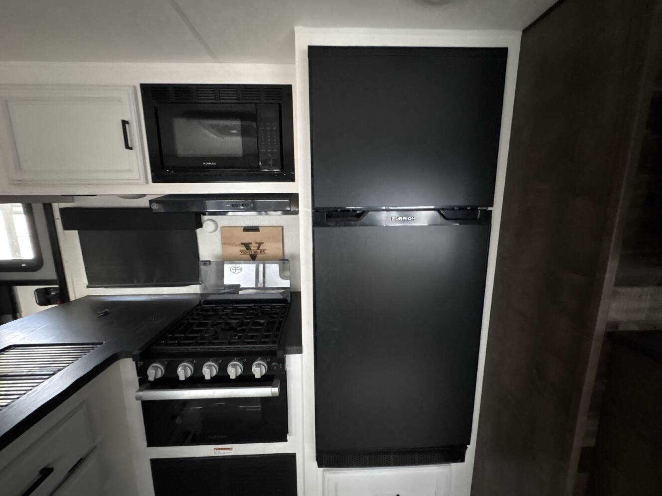 A photo of this 2024 Venture Rv STRATUS 291VQB