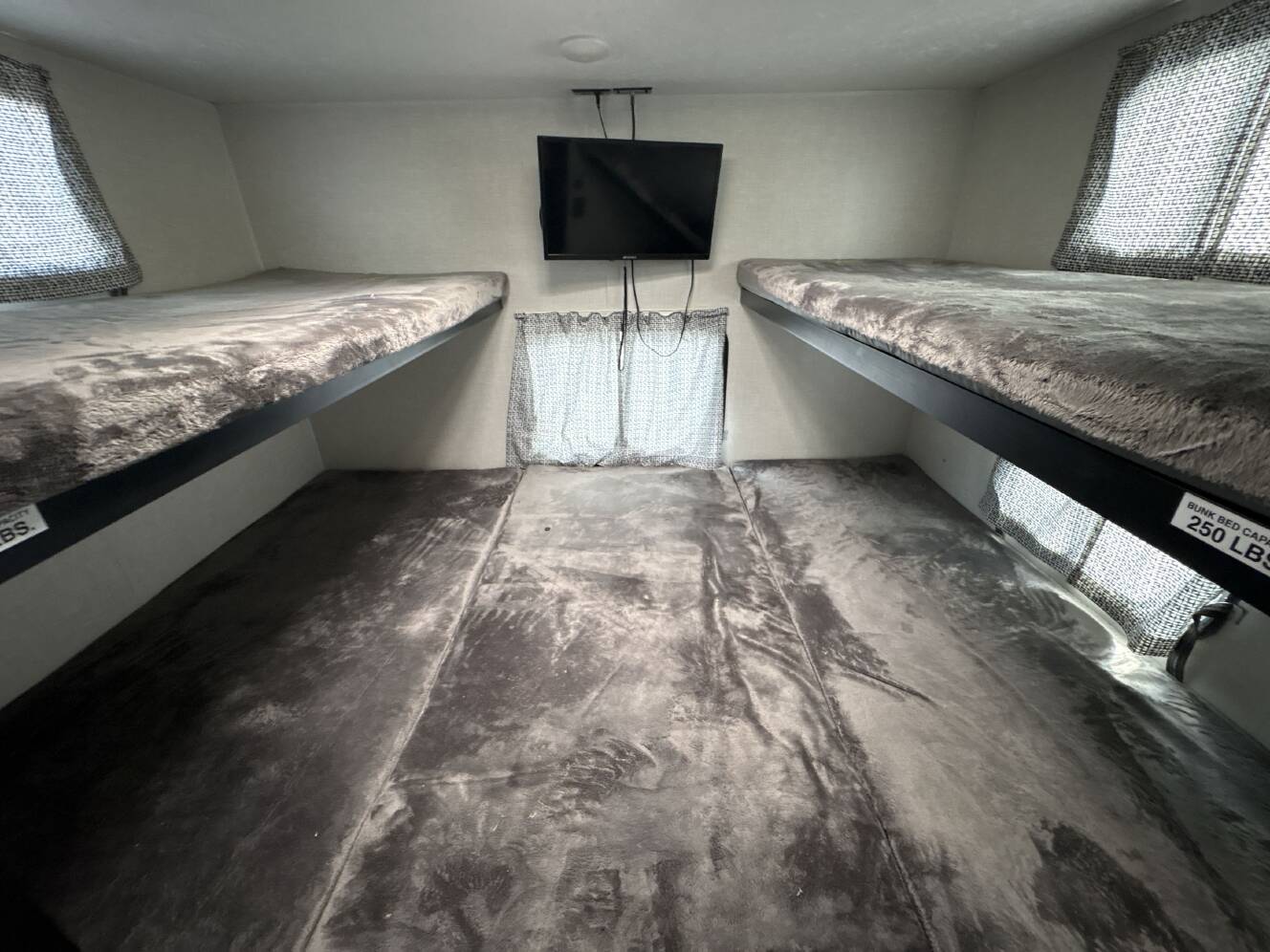 A photo of this 2024 Venture Rv STRATUS 291VQB