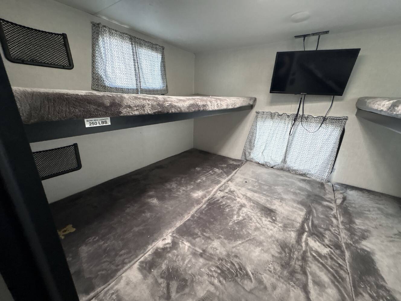 A photo of this 2024 Venture Rv STRATUS 291VQB