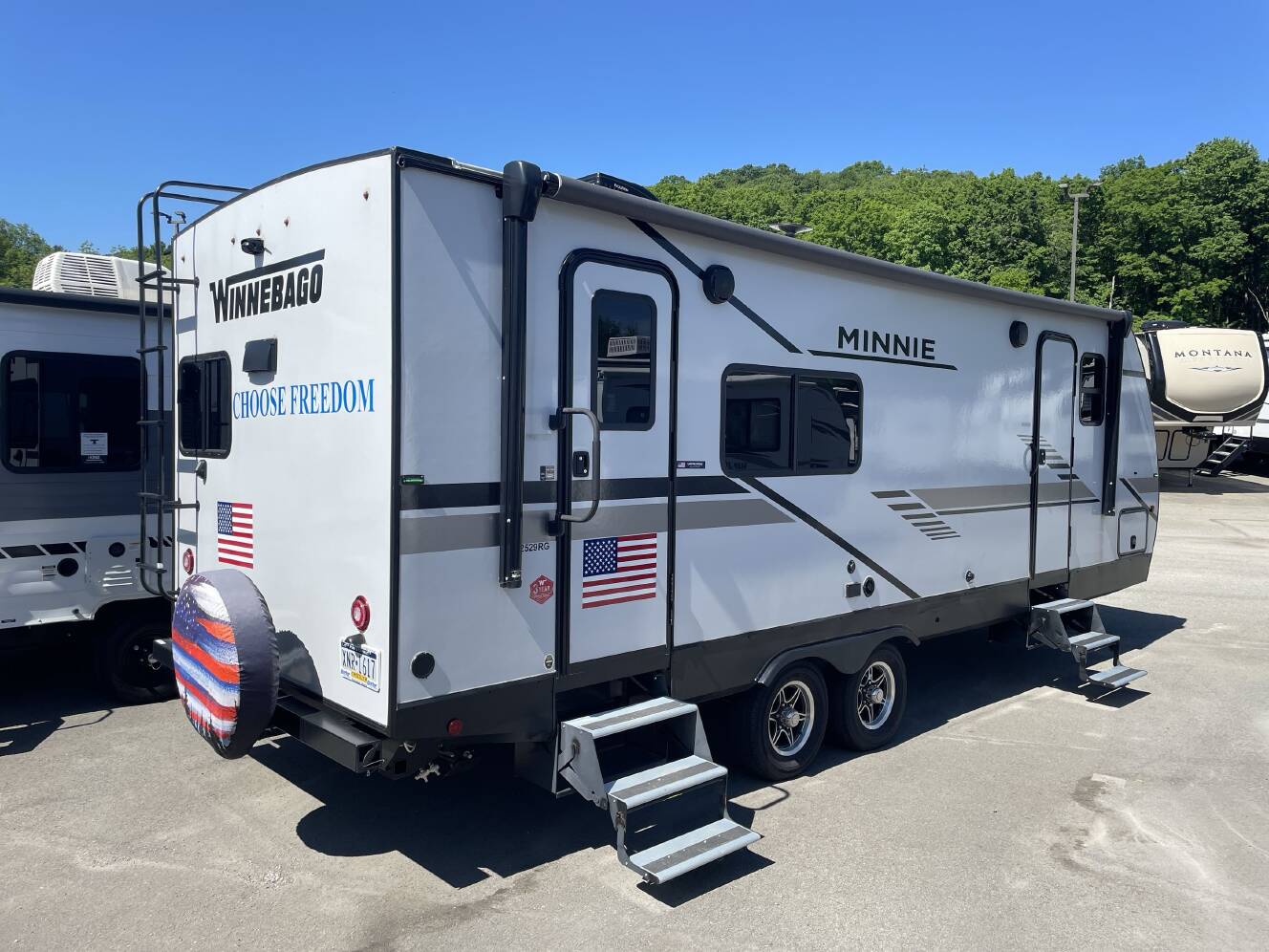 A photo of this 2022 Winnebago MINNIE 2529RG