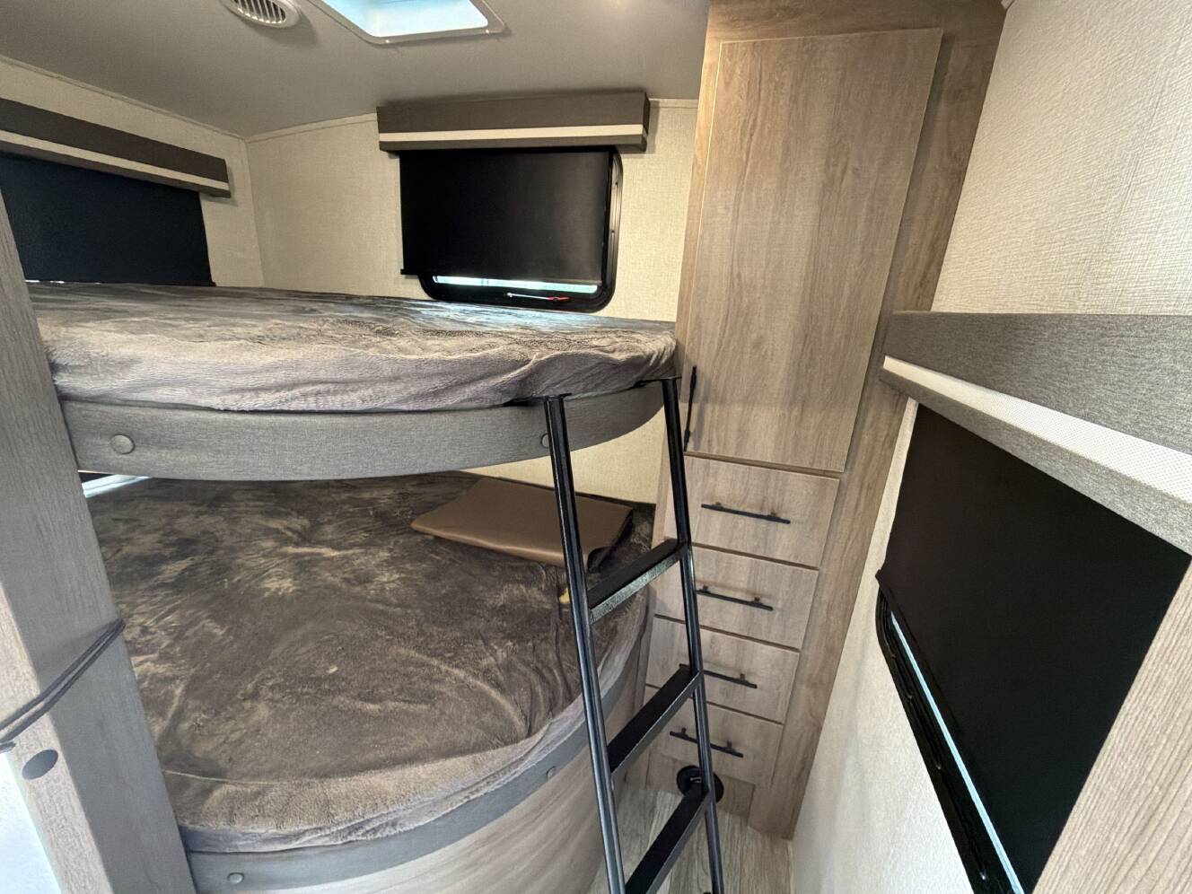 A photo of this 2023 Grand Design IMAGINE 2910BH