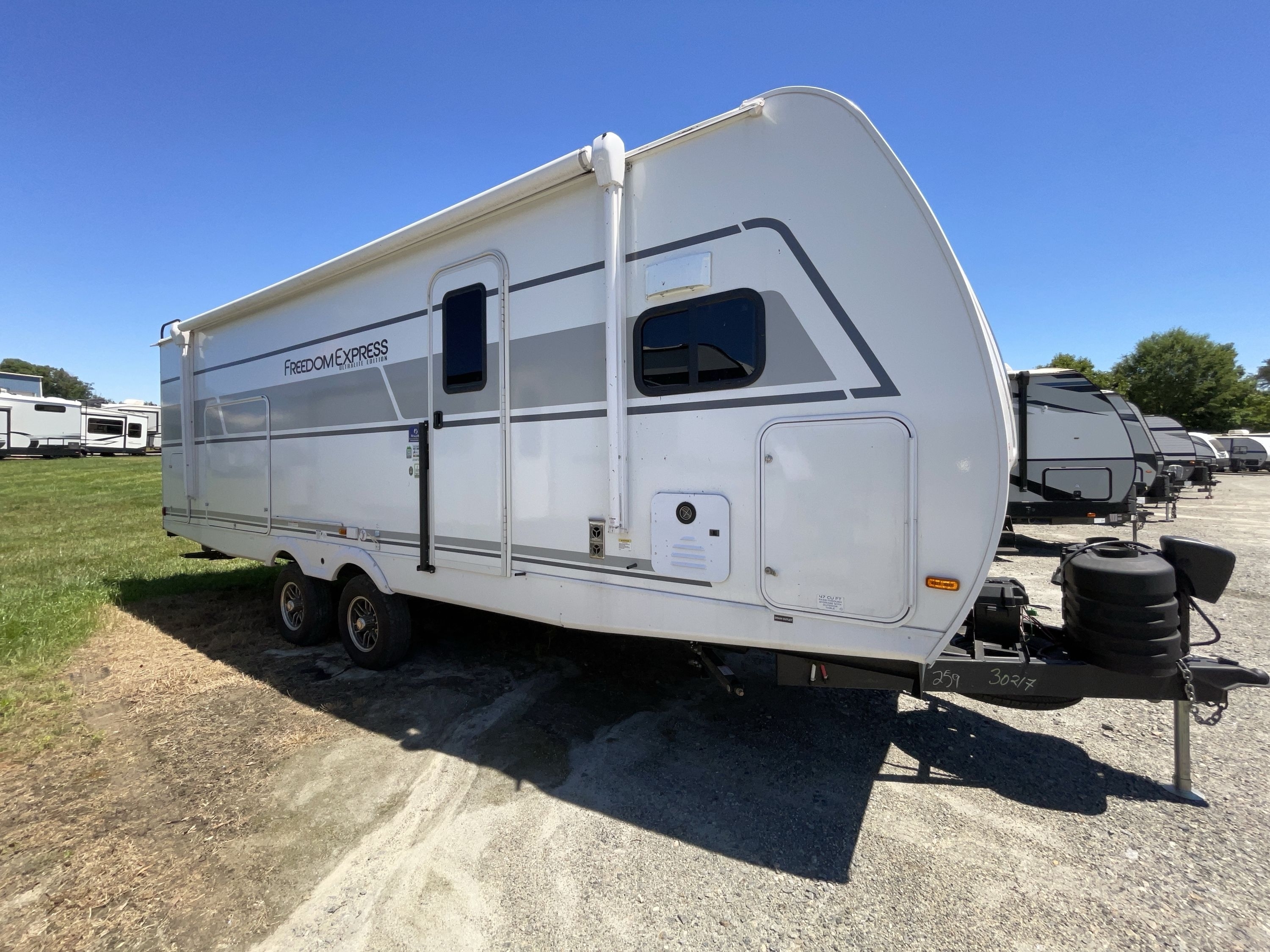 2025 Coachmen FREEDOM EXPRESS ULTRA LITE 259FKDS in thornburg VA