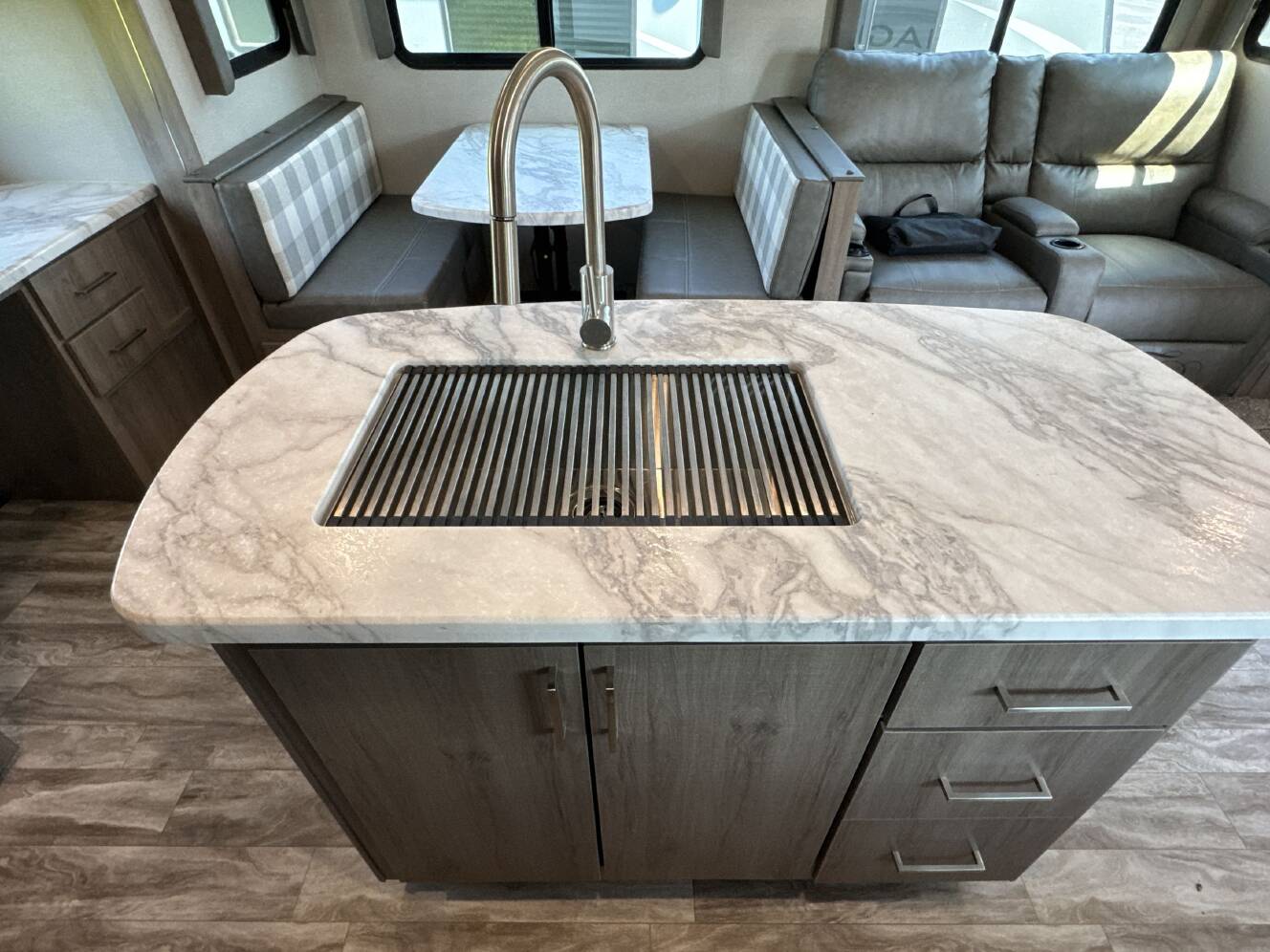 A photo of this 2022 Grand Design IMAGINE 2670MK