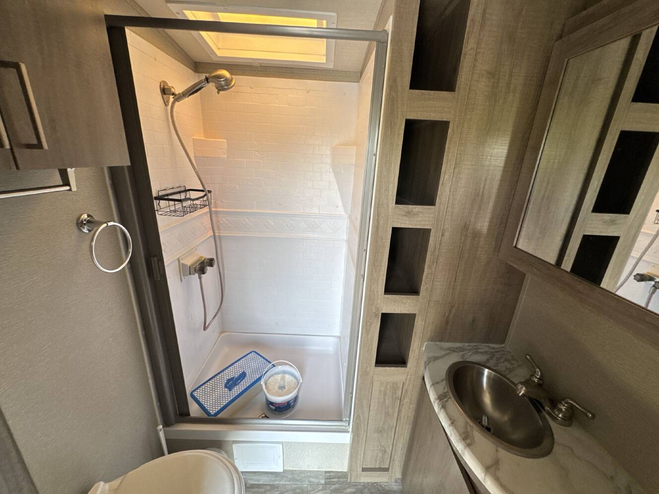 A photo of this 2022 Grand Design IMAGINE 2670MK
