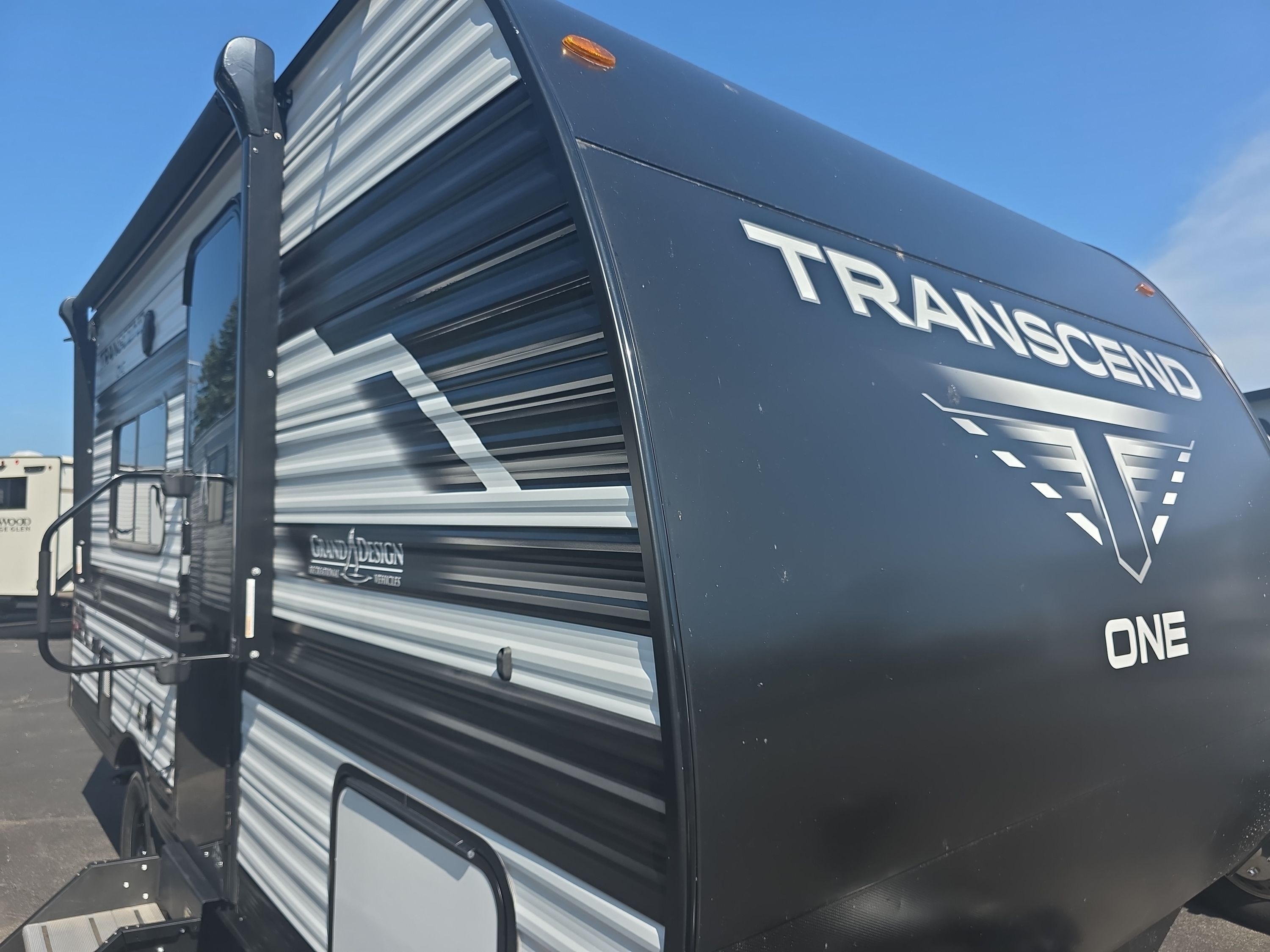 2025 Grand Design TRANSCEND ONE 151RB in chelsea MI