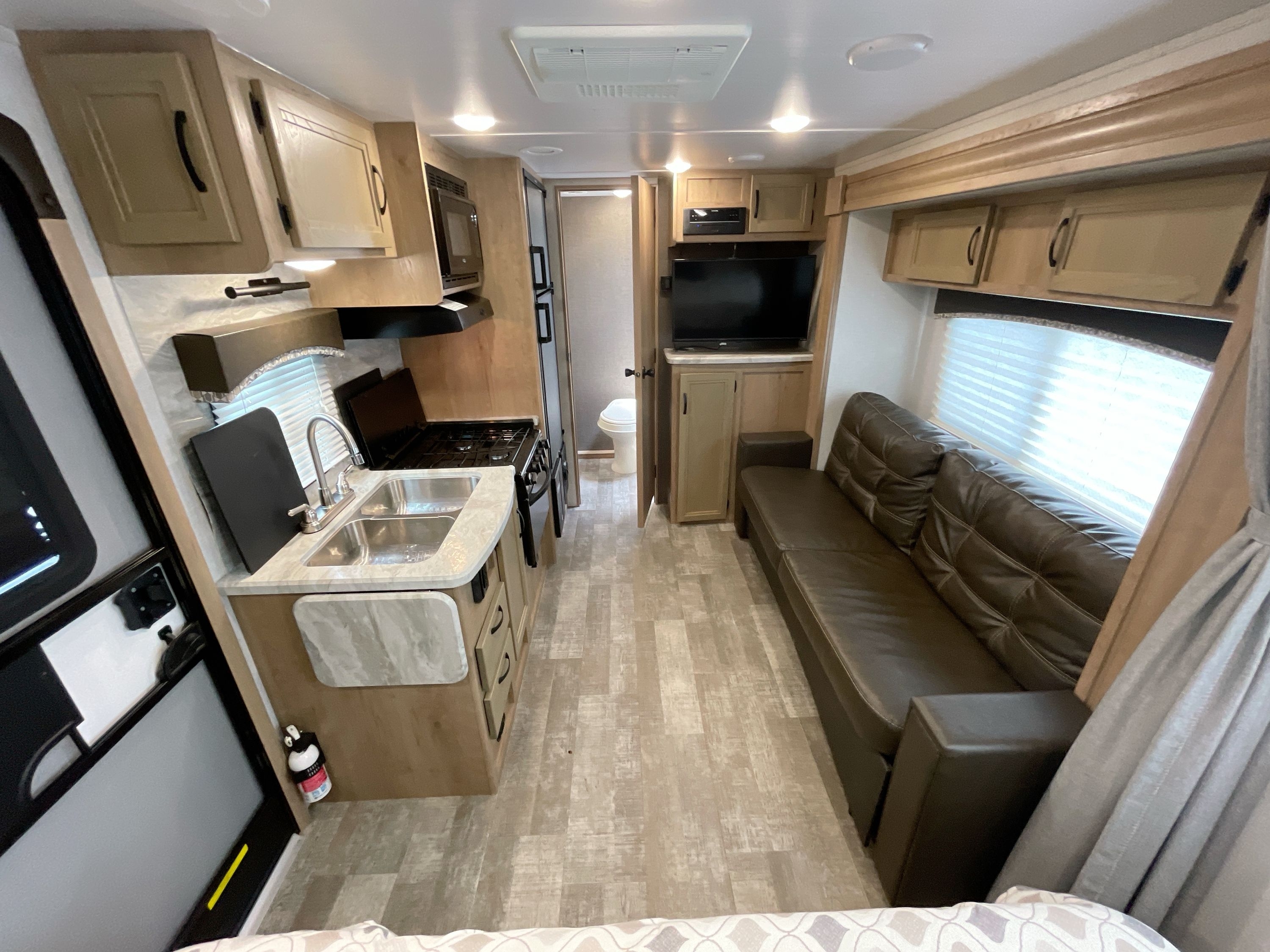 2021 Winnebago MICRO MINNIE 2106FBS in richmond IN