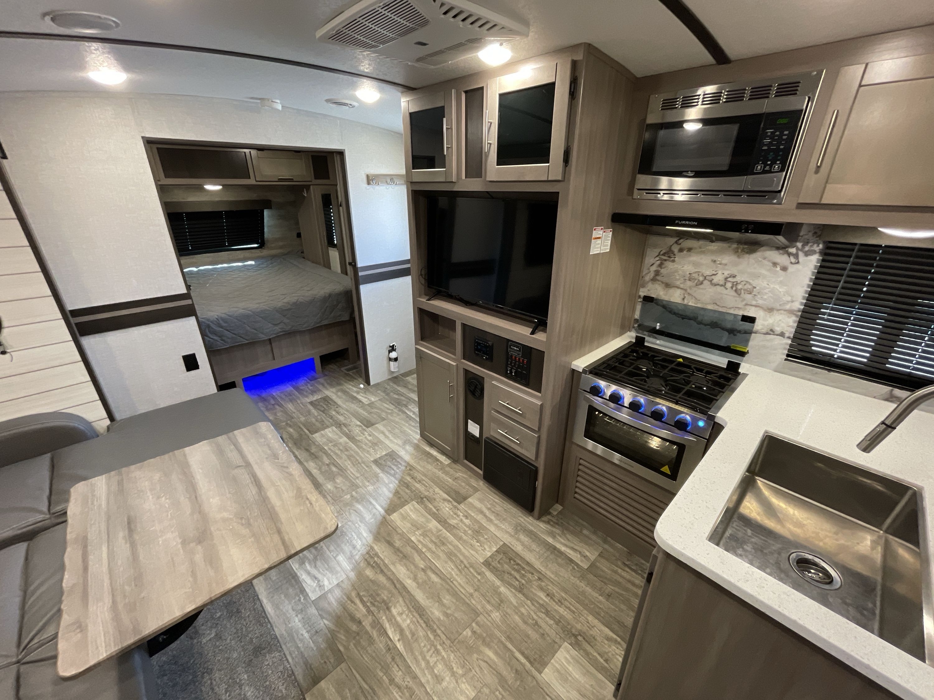 2021 Crossroads SUNSET TRAIL 222RB SS222RB in deforest WI