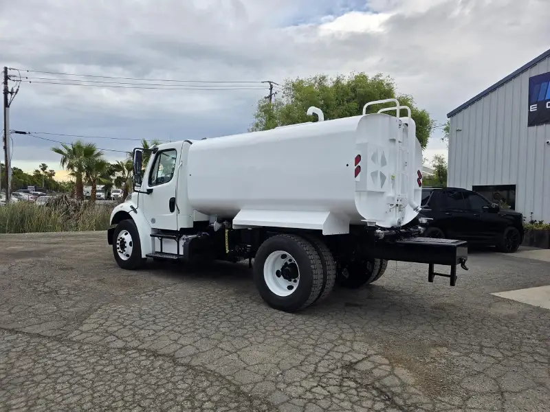 2016 FREIGHTLINER BUSINESS CLASS M2 106