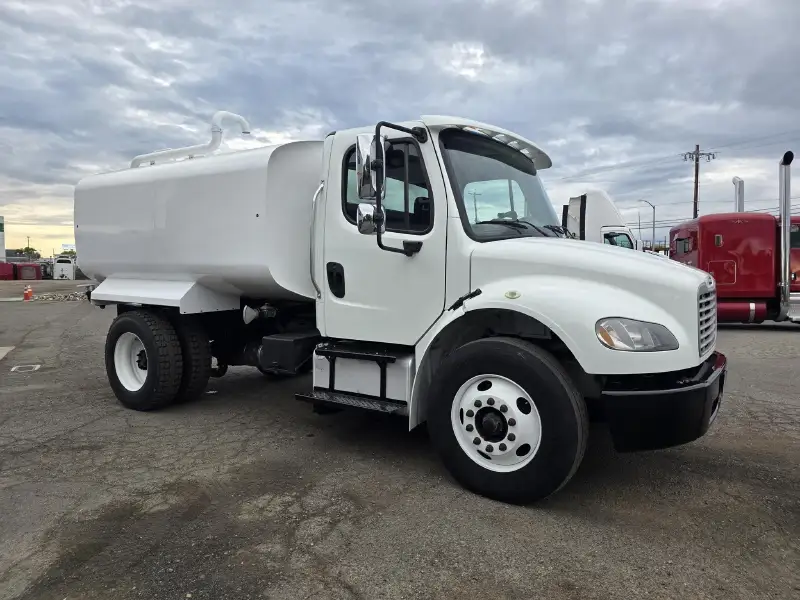 2016 FREIGHTLINER BUSINESS CLASS M2 106