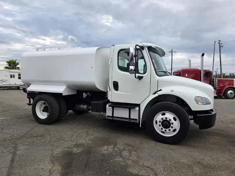 2016 FREIGHTLINER BUSINESS CLASS M2 106