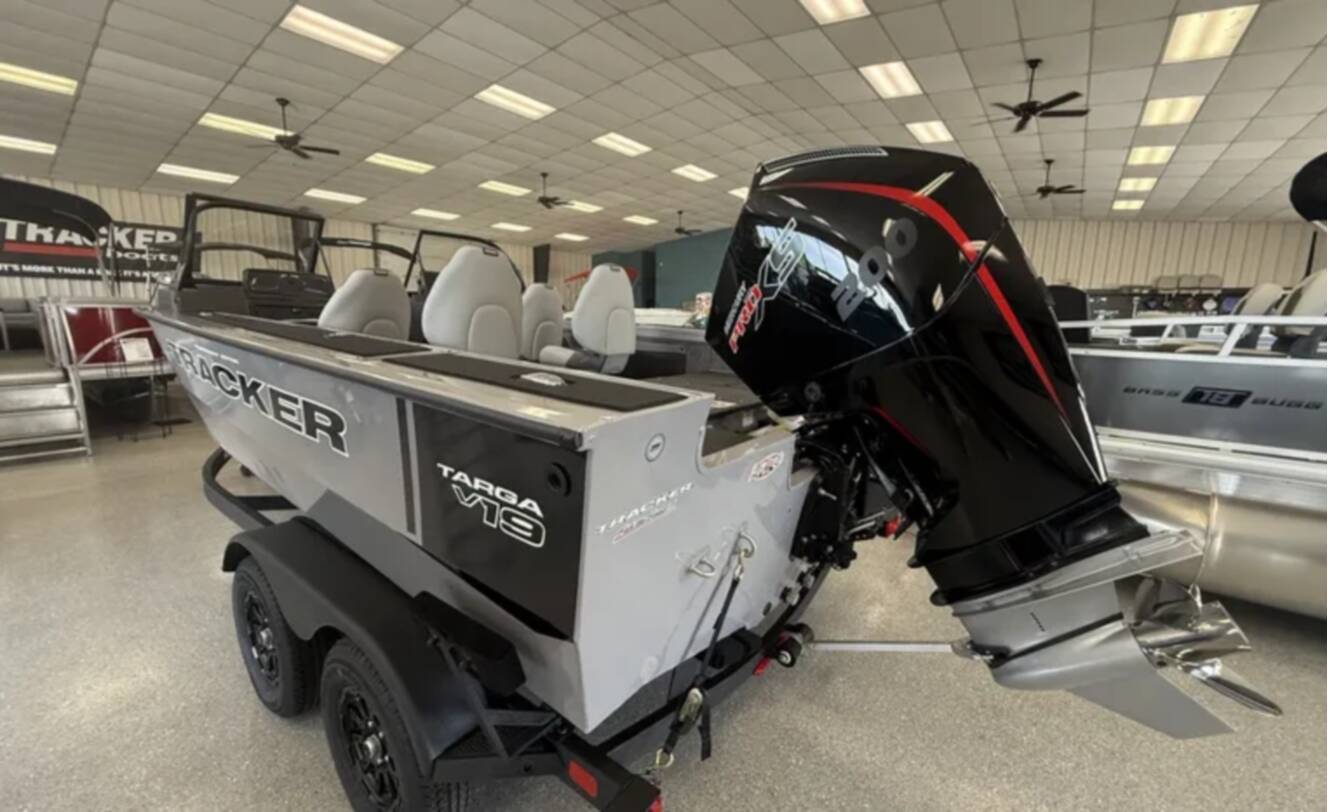 A photo of this 2027 Tracker Targa V-19 Combo Tournament Edition