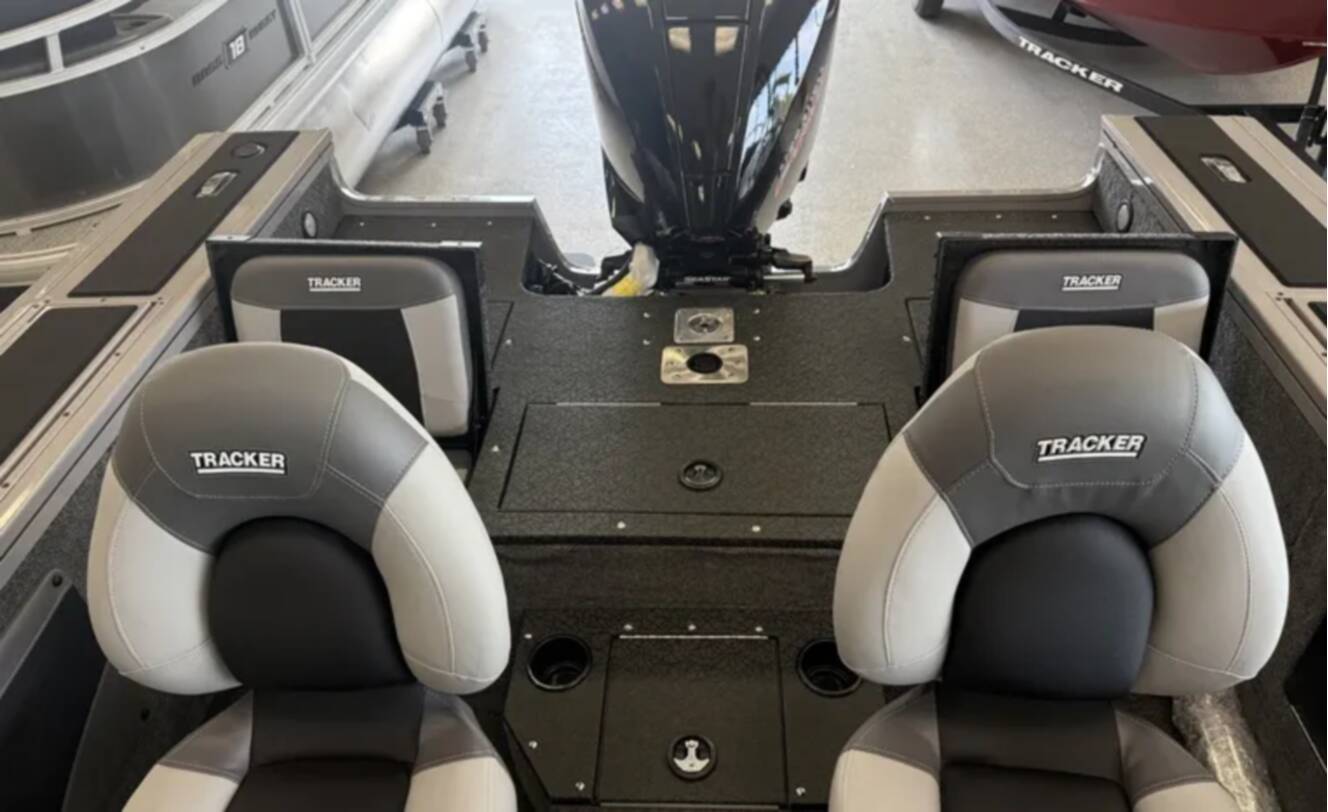 A photo of this 2027 Tracker Targa V-19 Combo Tournament Edition
