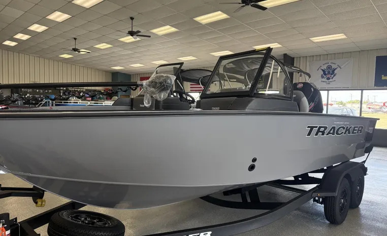2027 Tracker Targa V-19 Combo Tournament Edition boat