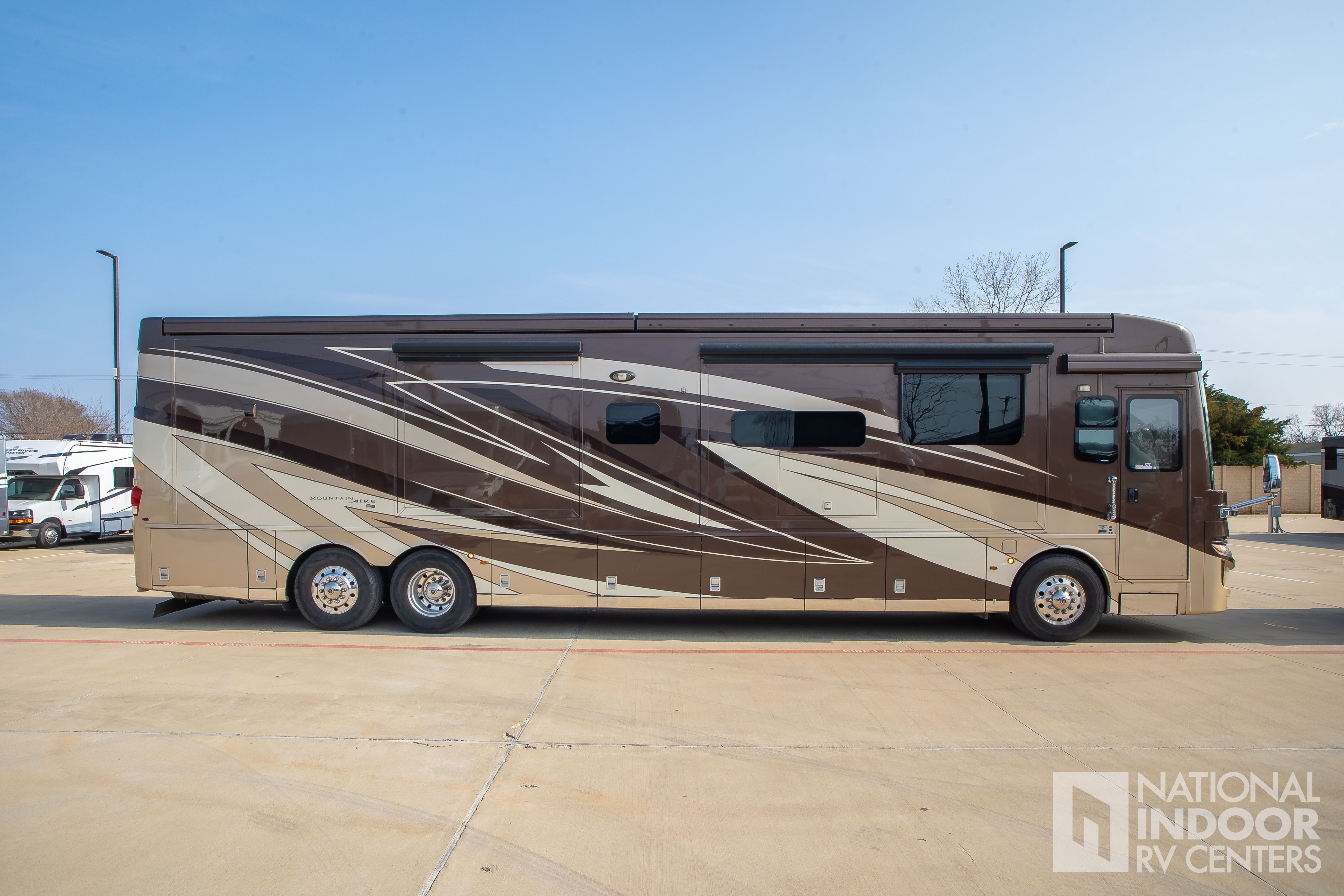 2021 Newmar Mountain Aire 4543 RV