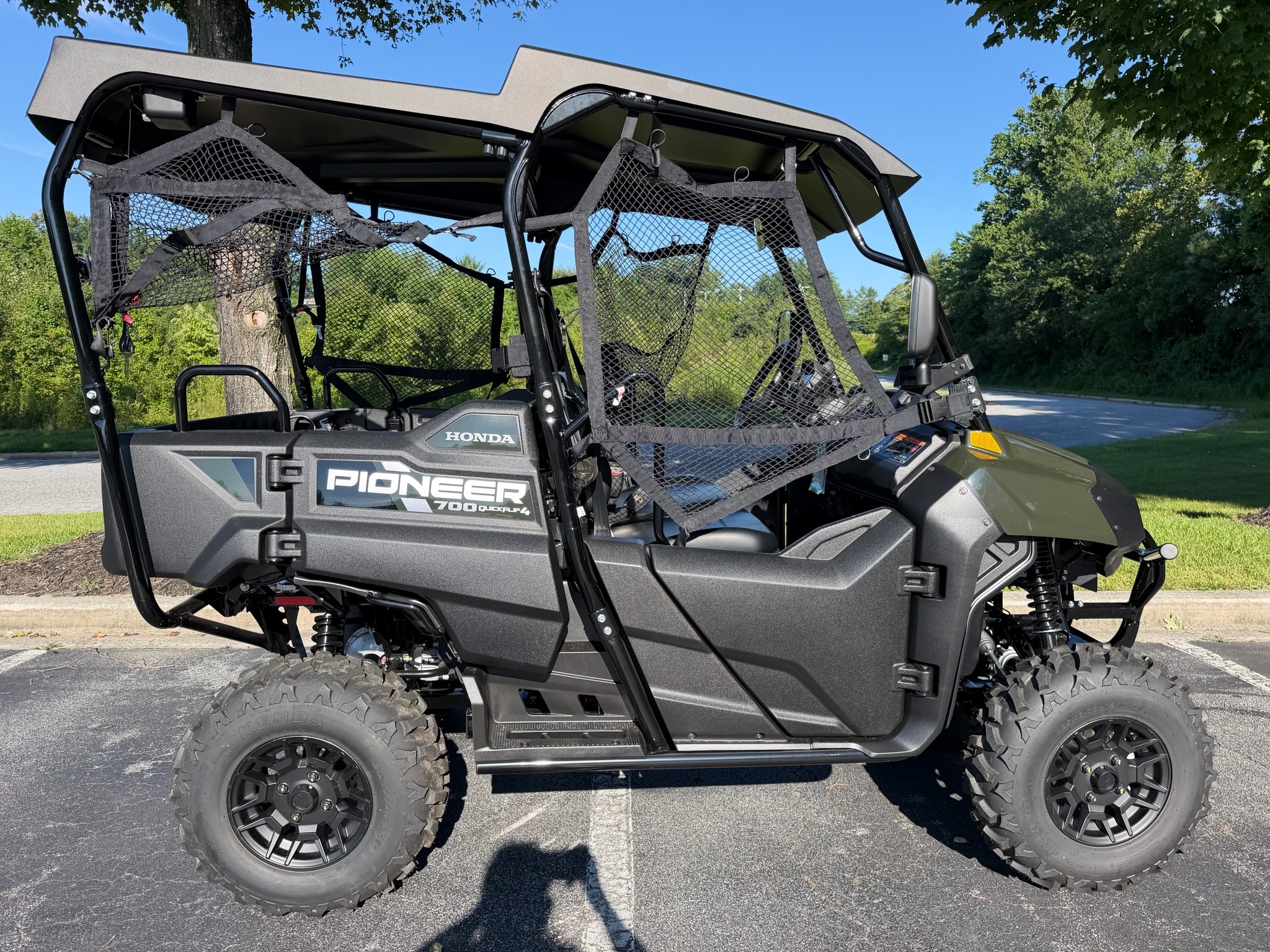 2026 Honda Pioneer 700-4 Deluxe in hendersonville NC