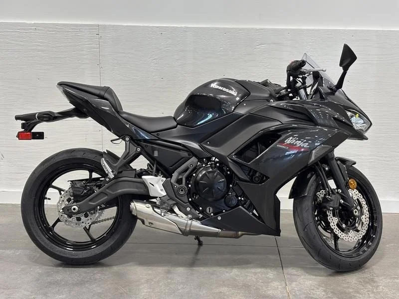 2026 Kawasaki NINJA 650 BASE