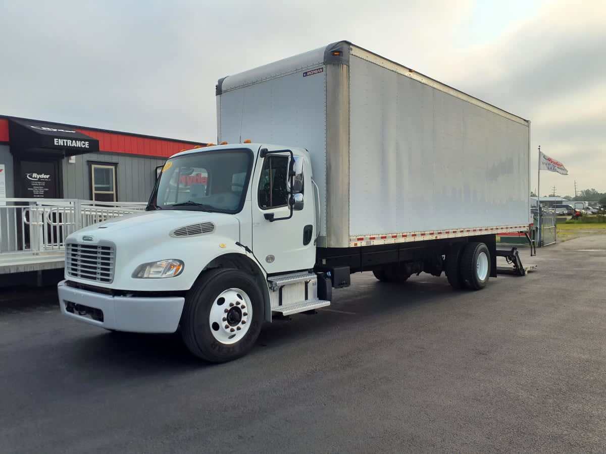 2020 FREIGHTLINER BUSINESS CLASS M2 106 in Clarksville, IN