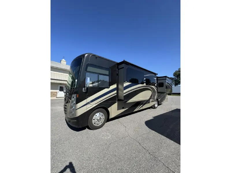 2019 THOR MOTOR COACH CHALLENGER 37TB BUNKHOUSE