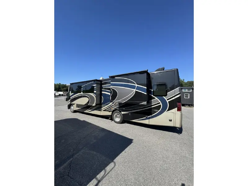 2019 THOR MOTOR COACH CHALLENGER 37TB BUNKHOUSE