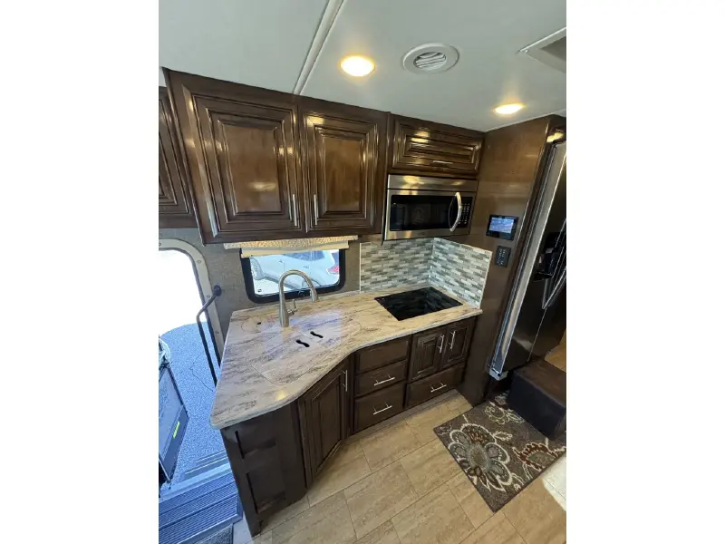 2019 THOR MOTOR COACH CHALLENGER 37TB BUNKHOUSE