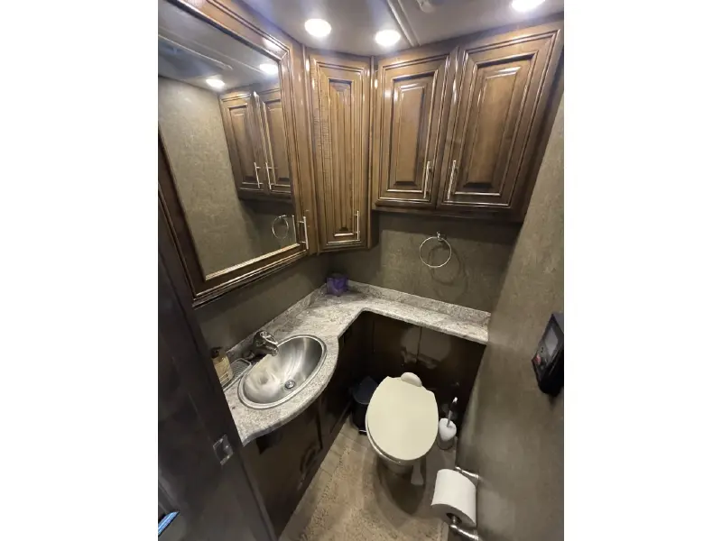 2019 THOR MOTOR COACH CHALLENGER 37TB BUNKHOUSE