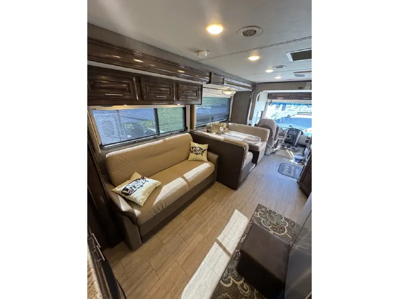 2019 THOR MOTOR COACH CHALLENGER 37TB BUNKHOUSE