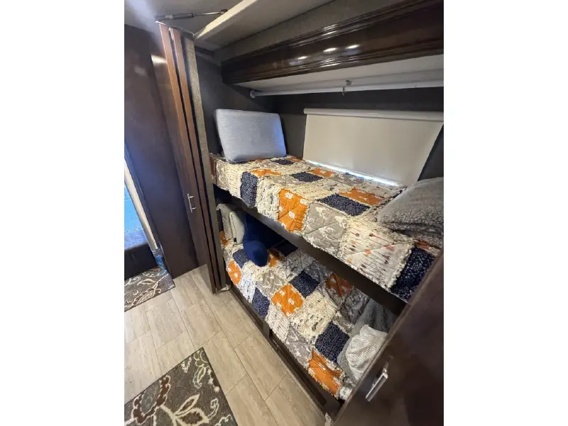 2019 THOR MOTOR COACH CHALLENGER 37TB BUNKHOUSE