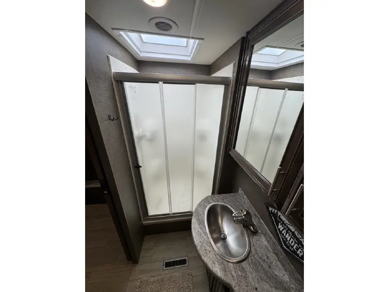 2019 THOR MOTOR COACH CHALLENGER 37TB BUNKHOUSE