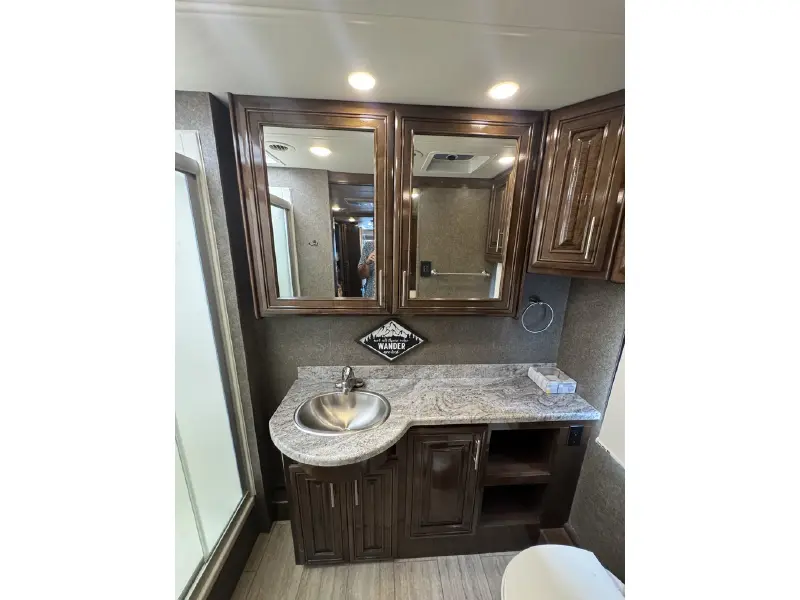 2019 THOR MOTOR COACH CHALLENGER 37TB BUNKHOUSE