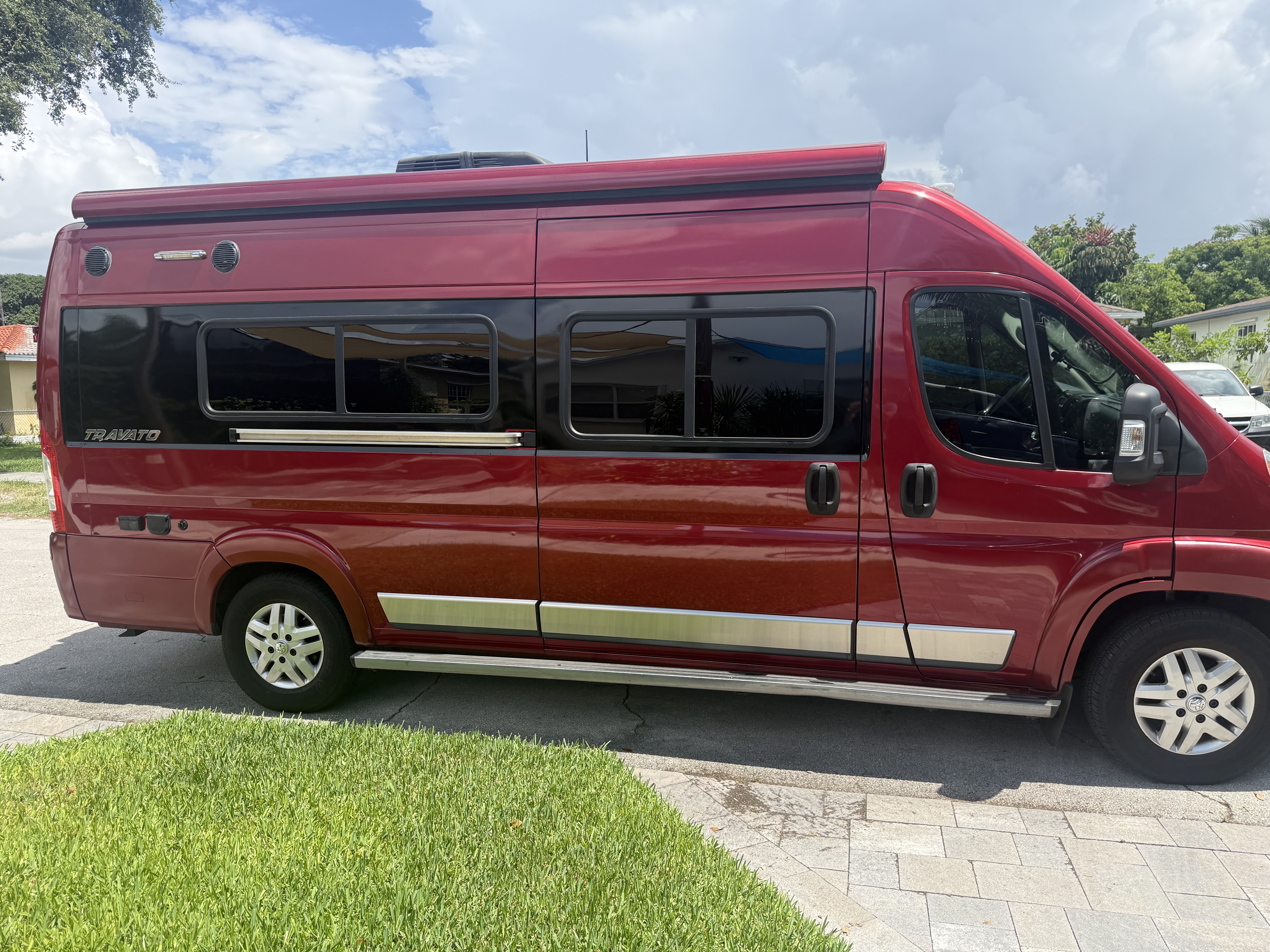 2018 Winnebago TRAVATO 59G in hollywood FL