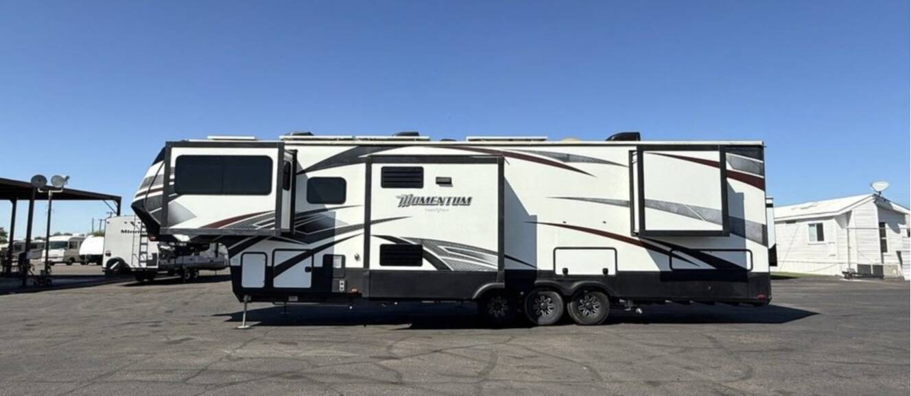 A photo of this 2016 Grand Design Momentum 376TH