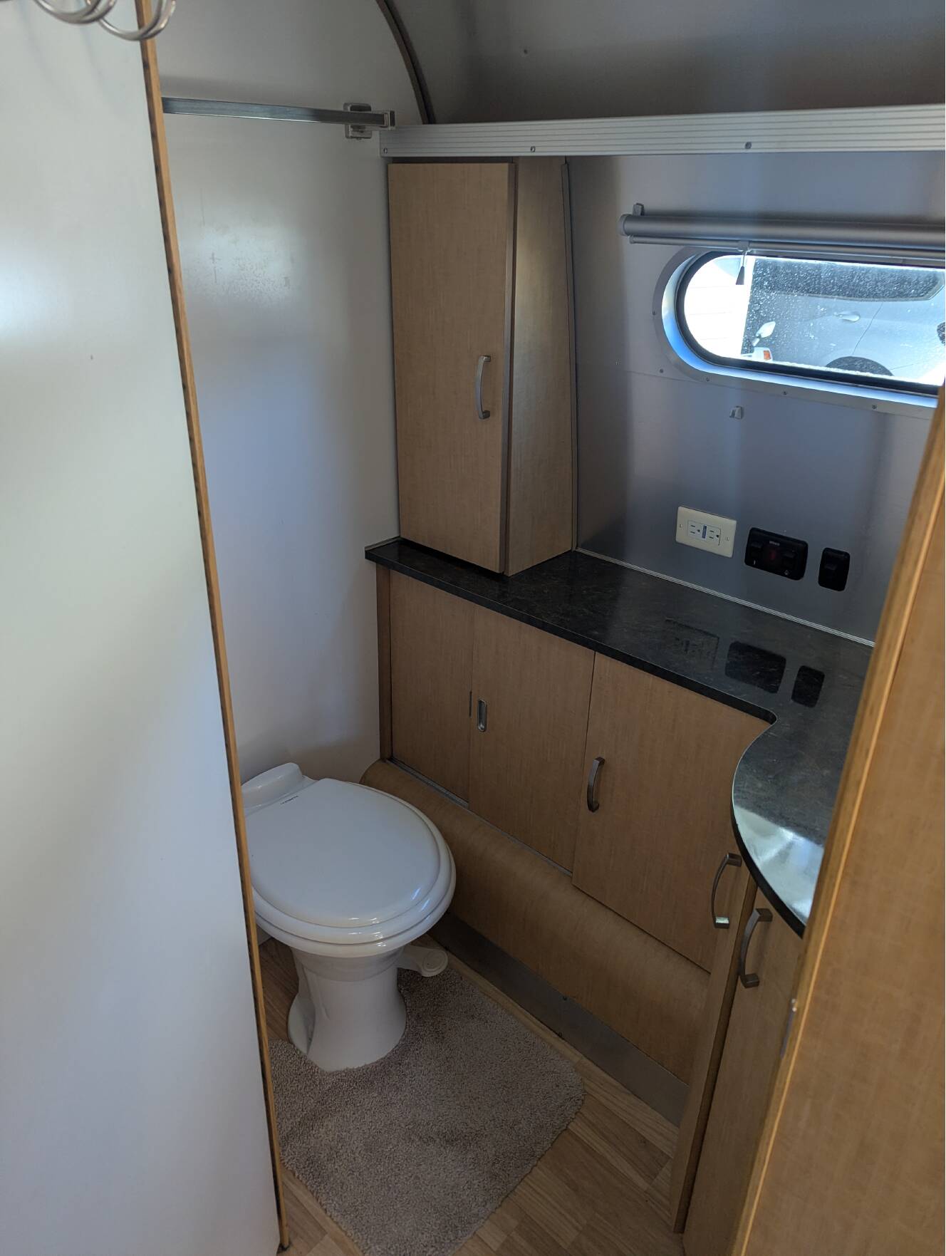 A photo of this 2016 Airstream FLYING CLOUD 30RB