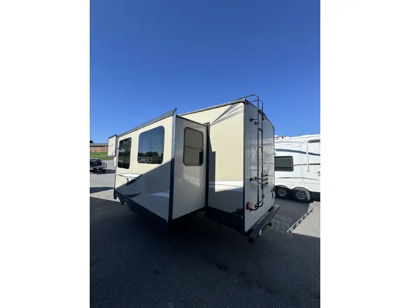 2021 FOREST RIVER FLAGSTAFF 528RKS
