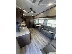 2021 FOREST RIVER FLAGSTAFF 528RKS