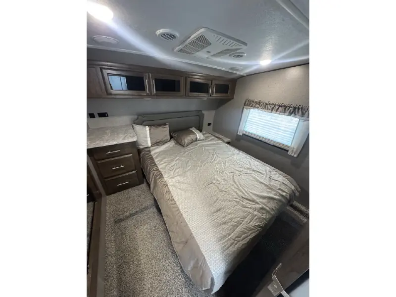 2021 FOREST RIVER FLAGSTAFF 528RKS