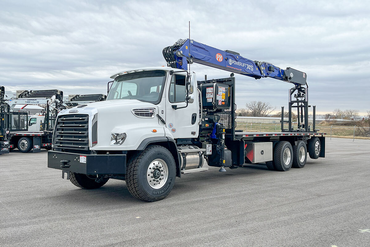 2025 FREIGHTLINER 114 SD in Olathe, KS
