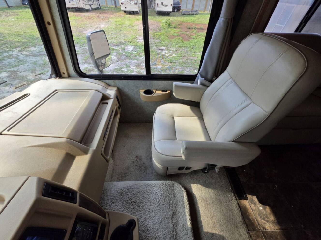 A photo of this 2013 Itasca Sunova 33C