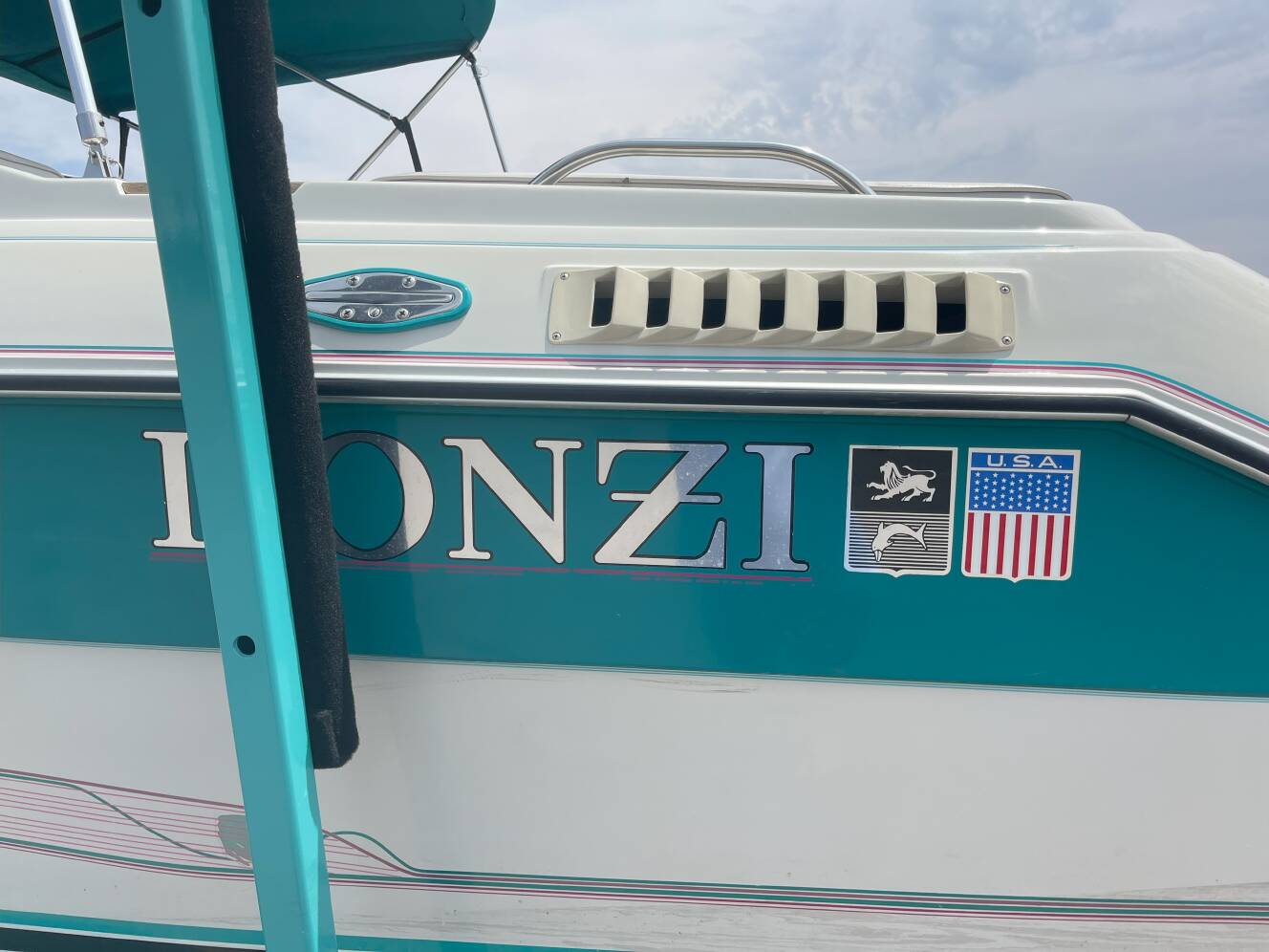 A photo of this 1989 Donzi R 23 RAGAZZA