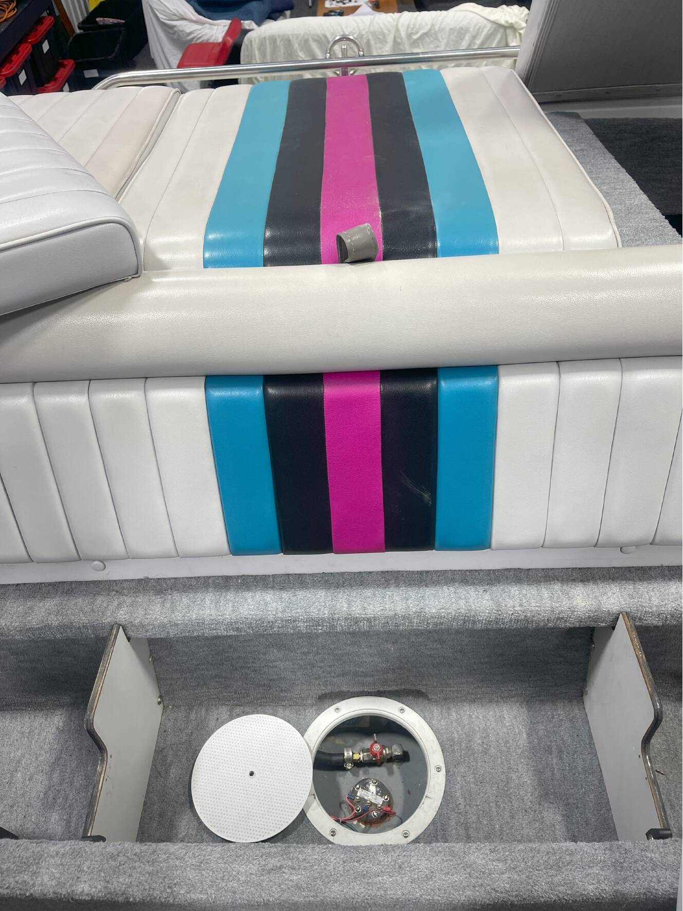 A photo of this 1989 Donzi R 23 RAGAZZA