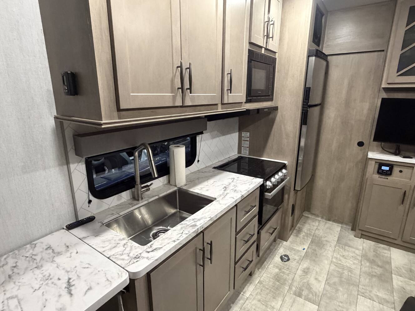 A photo of this 2023 Grand Design MOMENTUM G-CLASS 23G