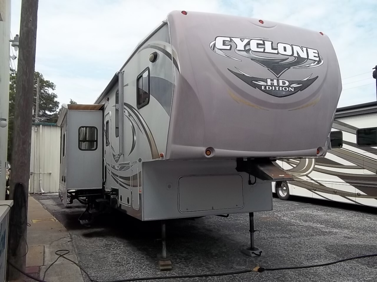 2012 Heartland Cyclone 3800 in clearwater FL