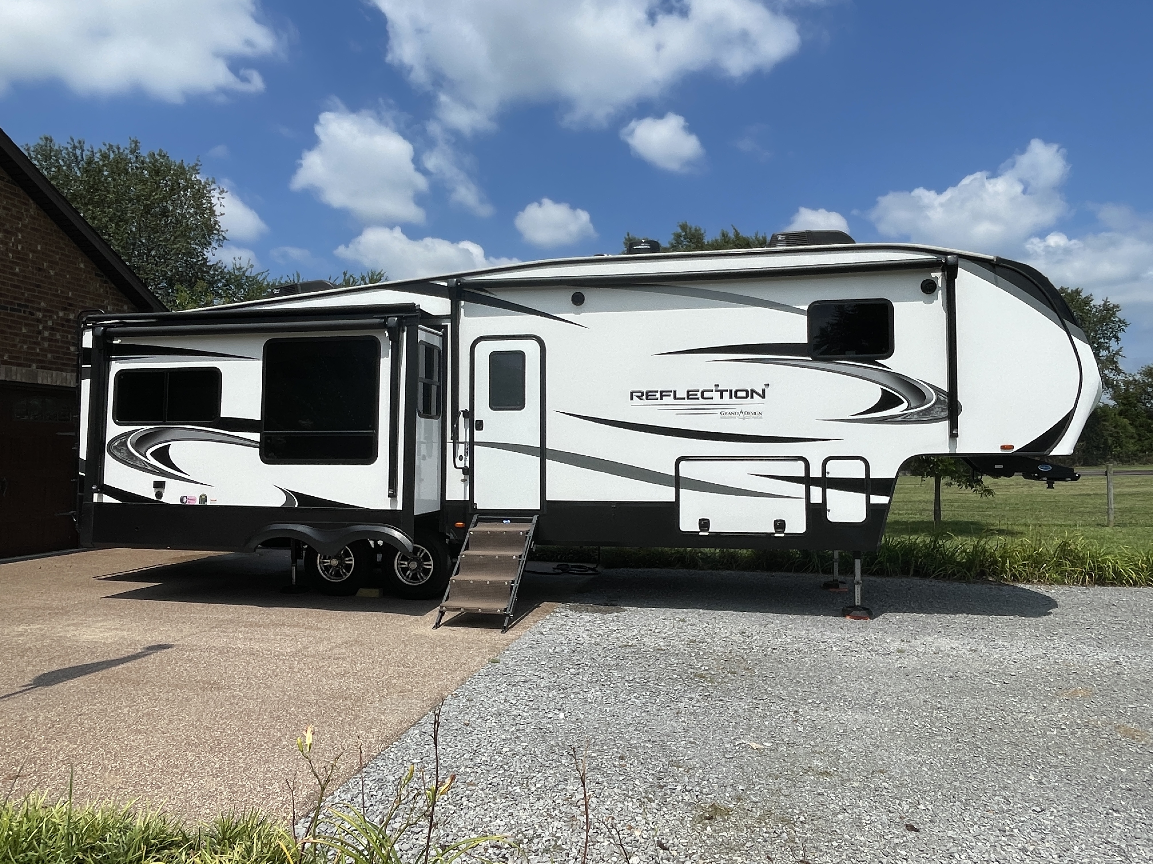 2021 Grand Design REFLECTION 337RLS RV