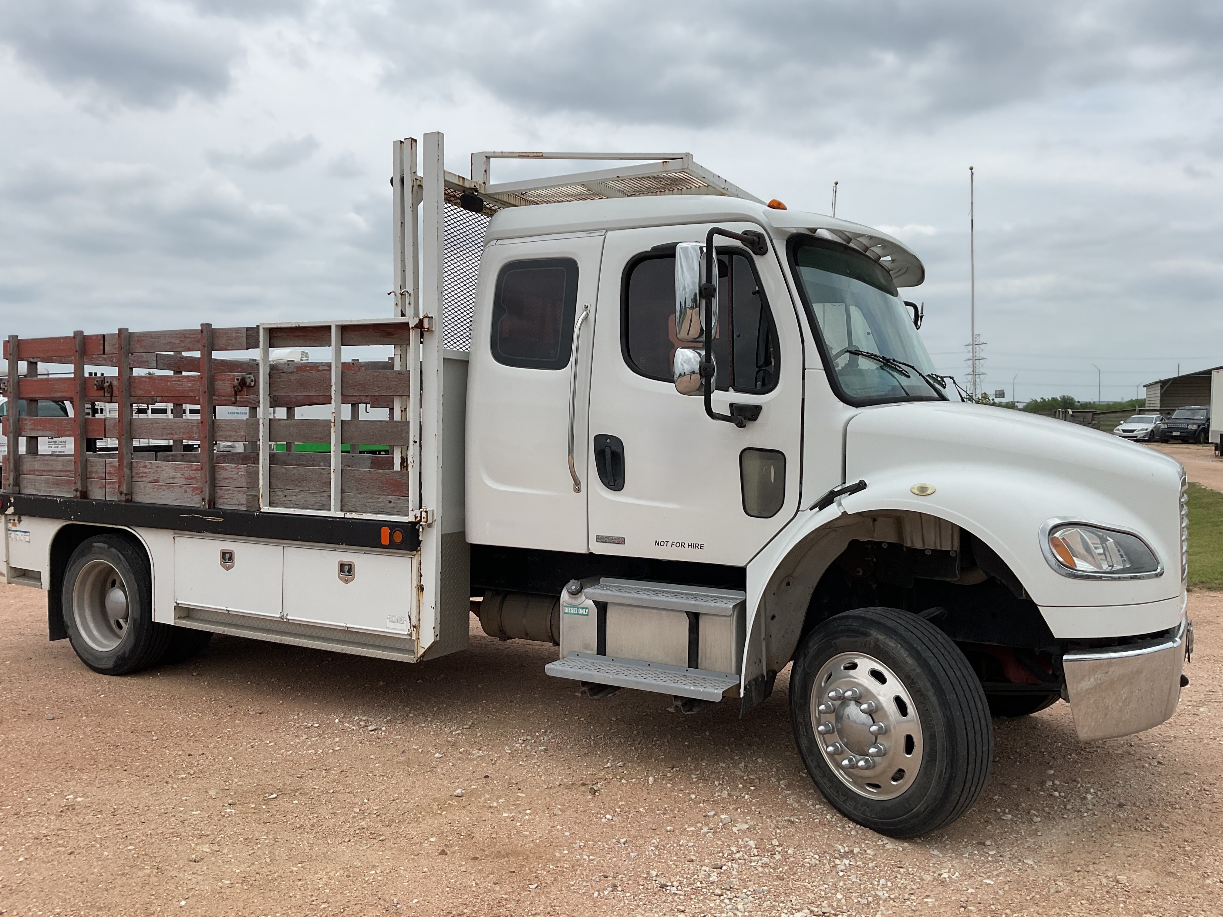 2011 FREIGHTLINER BUSINESS CLASS M2 106 in Pflugerville, TX